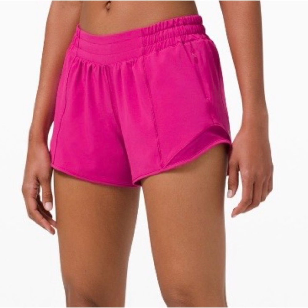 Lululemon Hotty Hot Low-Rise Lined Short 4”
